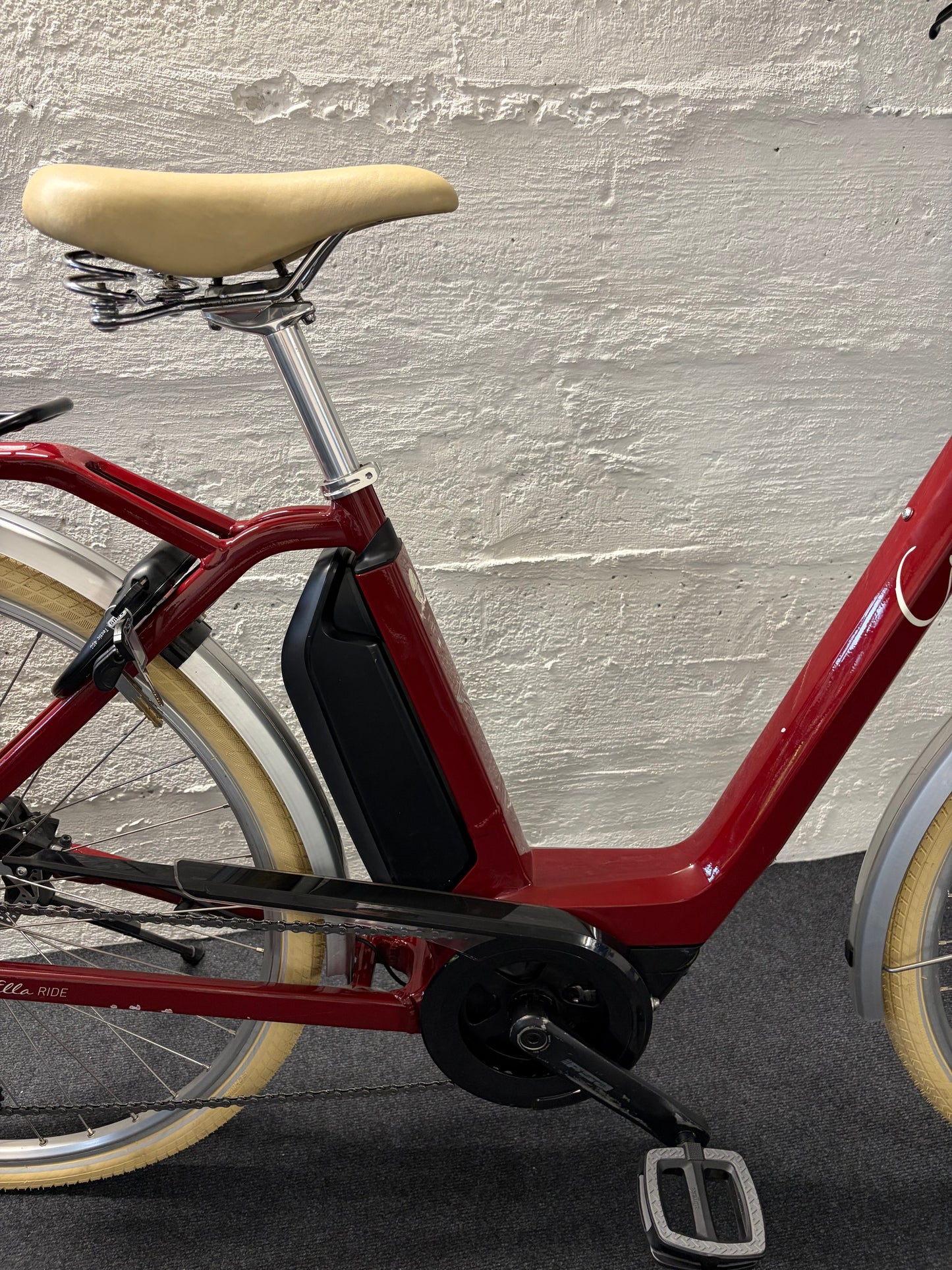 Cube Ella Ride Hybrid in S (42cm)